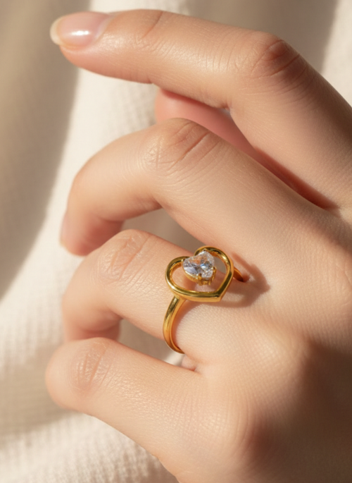 AMOUR HEART RING
